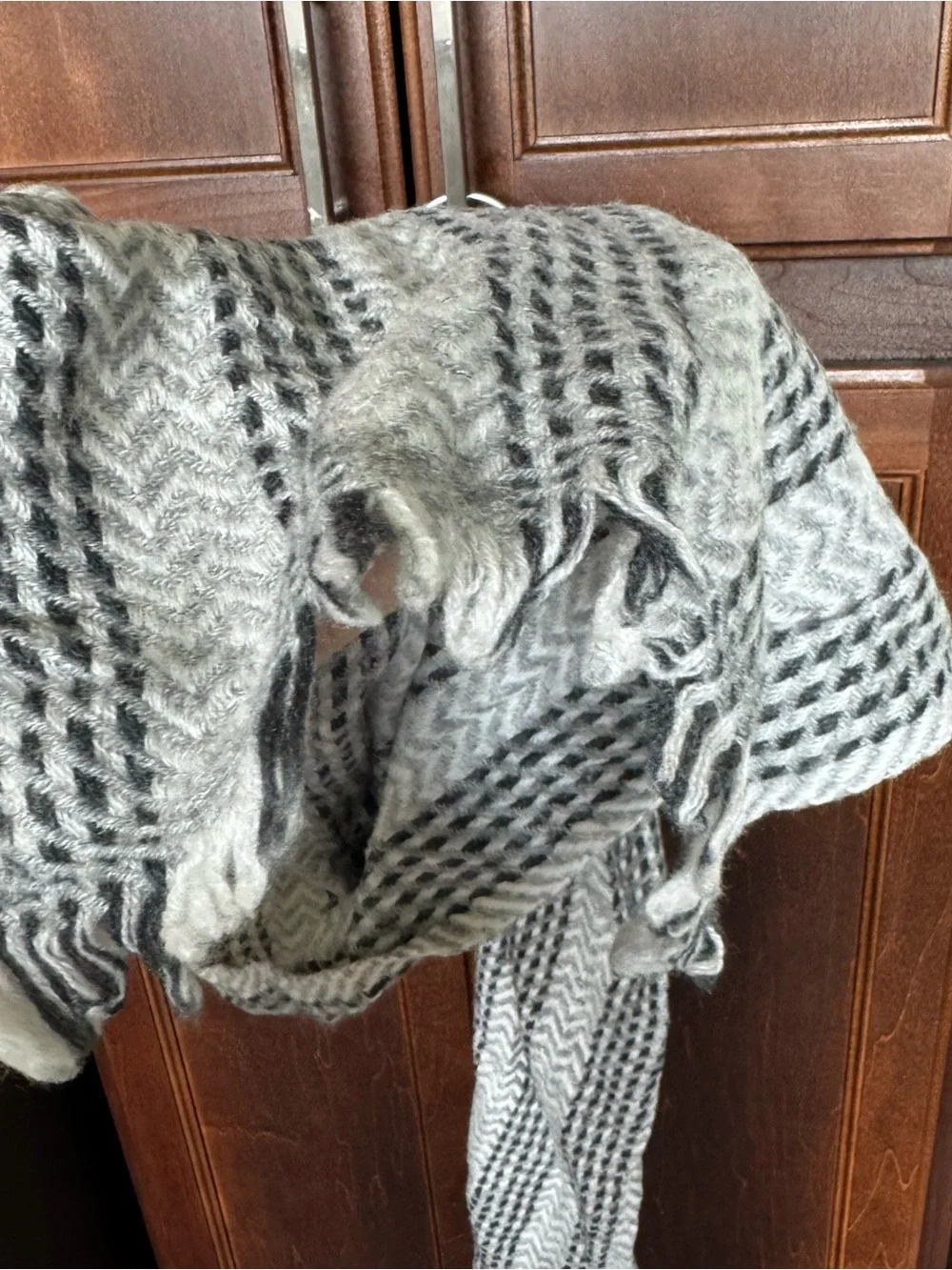 100% Pashmina Scarf Fringe Grey Black Herringbone Houndstooth Handmade Nepal